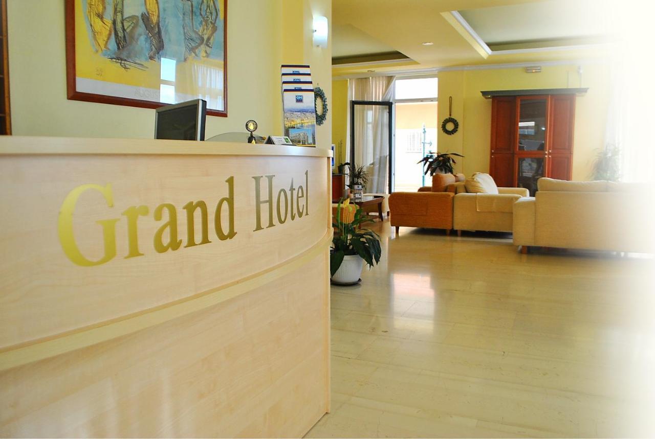 Grand Hotel Loutraki 外观 照片